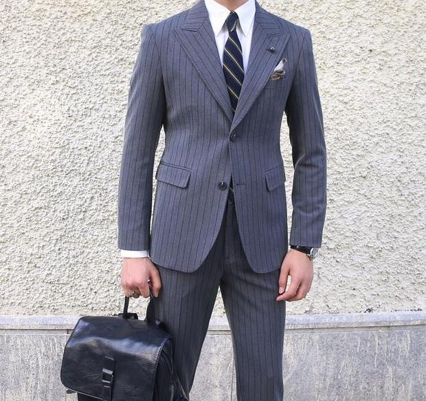 西裝雙開叉和后開叉,不開叉的區別